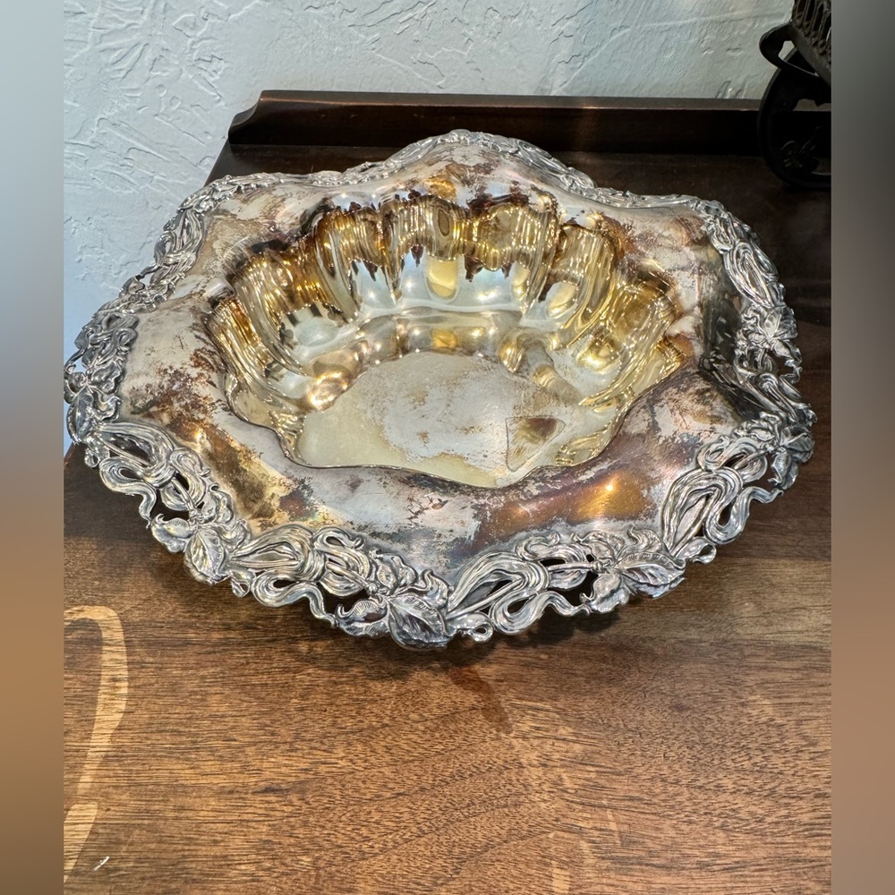 Antique  Victorian Silver Plated Metal Fruit Bowl Roses And Vines 1960s